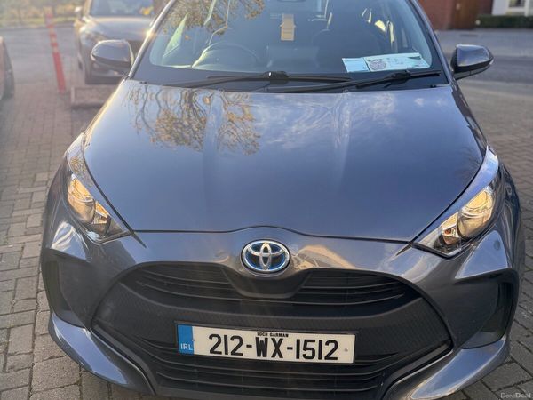 Toyota Yaris Hatchback, Petrol Hybrid, 2021, Grey
