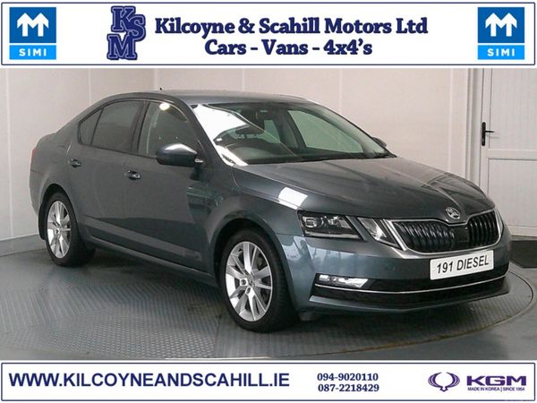 Skoda Octavia Hatchback, Diesel, 2019, Grey