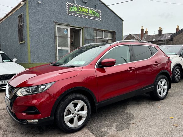 Nissan Qashqai MPV, Petrol, 2018, Red