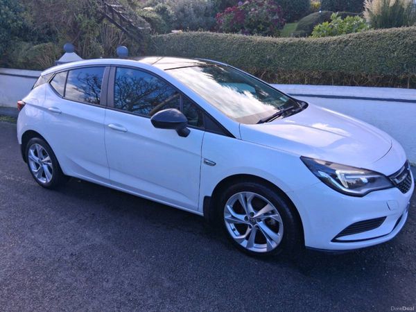 Opel Astra Hatchback, Petrol, 2016, White