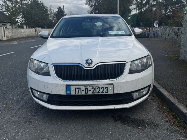Skoda Octavia Saloon, Diesel, 2017, White