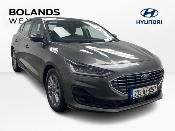 Ford Focus Hatchback, Diesel, 2023, Grey
