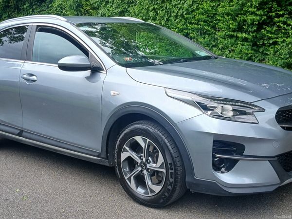 Kia Ceed Hatchback, Petrol, 2021, Grey