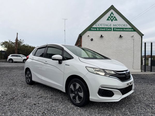 Honda Fit Hatchback, Petrol Hybrid, 2019, White