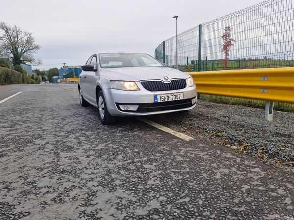 Skoda Octavia Hatchback, Petrol, 2015, Silver