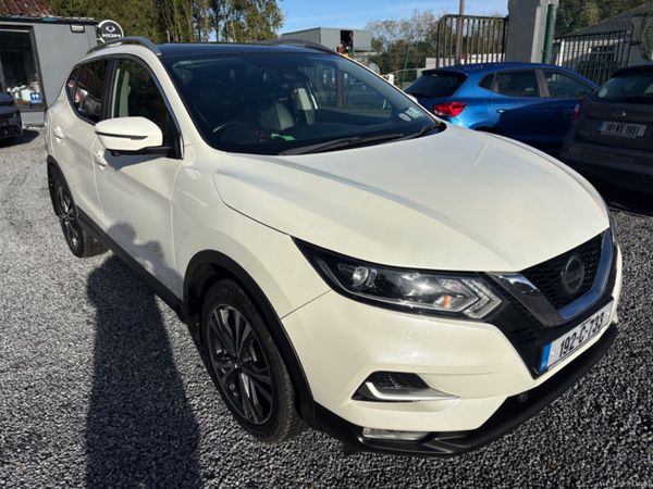 Nissan Qashqai MPV, Petrol, 2019, White