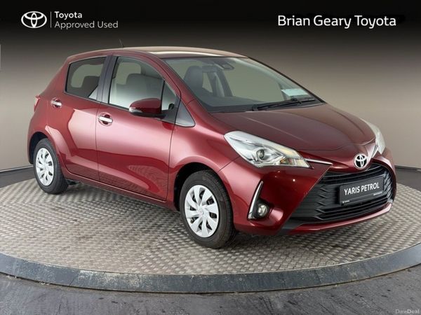 Toyota Yaris Hatchback, Petrol, 2018, Red
