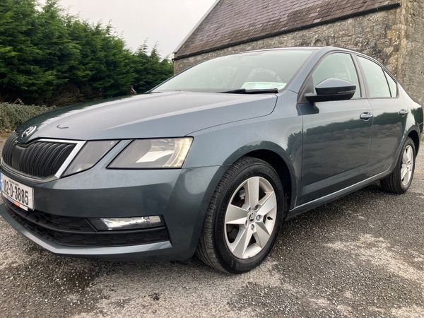 Skoda Octavia Saloon, Diesel, 2018, Grey