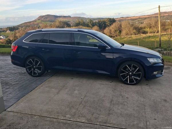 Skoda Superb Estate, Diesel, 2017, Blue