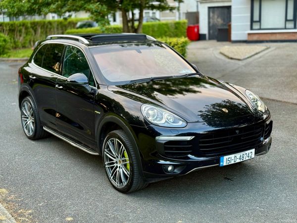 Porsche Cayenne SUV, Petrol Plug-in Hybrid, 2015, Black