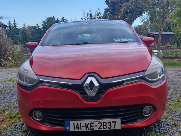 Renault Clio Hatchback, Diesel, 2014, Red