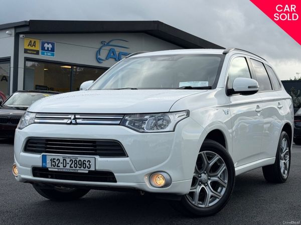Mitsubishi Outlander Estate, Petrol Plug-in Hybrid, 2015, White
