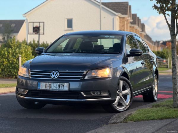 Volkswagen Passat Saloon, Diesel, 2011, Grey