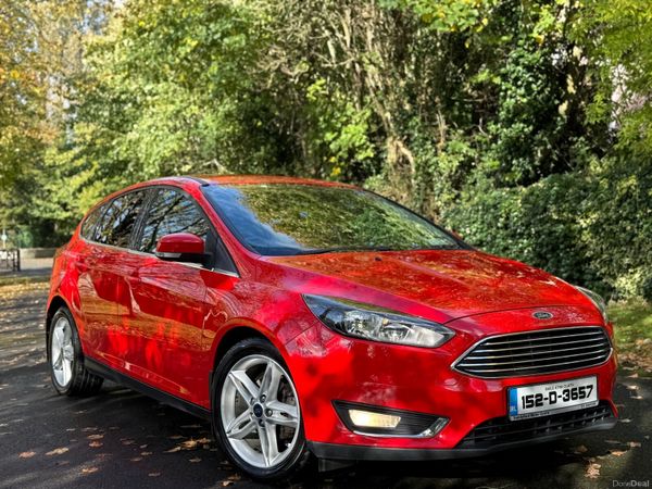Ford Focus Hatchback, Petrol, 2015, Red