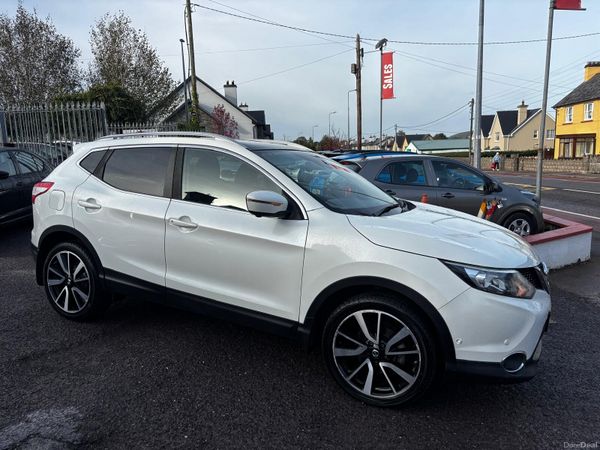 Nissan Qashqai Hatchback, Diesel, 2015, White