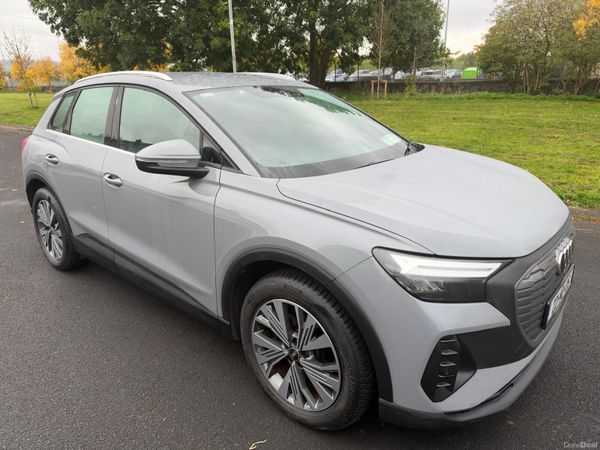 Audi e-tron Estate/Jeep, Electric, 2022, Grey
