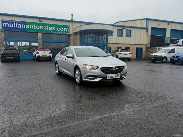 Vauxhall Insignia Hatchback, Diesel, 2017, Silver