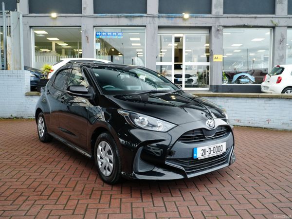Toyota Yaris Hatchback, Petrol, 2021, Black