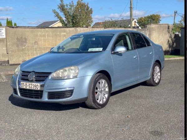 Volkswagen Jetta Saloon, Petrol, 2007, Blue