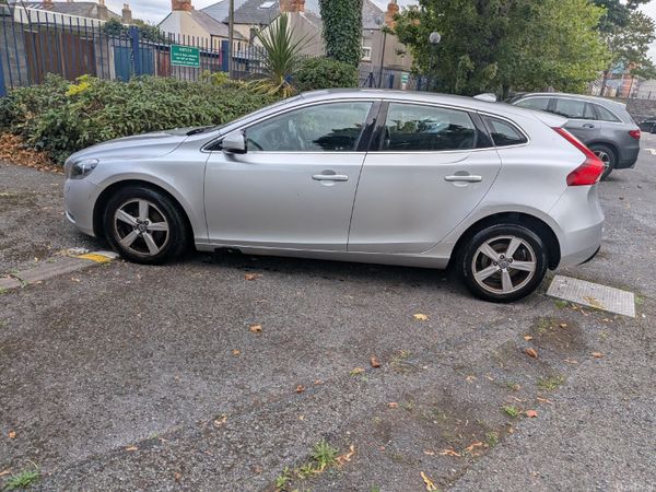 Volvo V40 Hatchback, Diesel, 2015, Silver