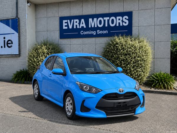 Toyota Yaris Hatchback, Petrol Hybrid, 2023, Blue