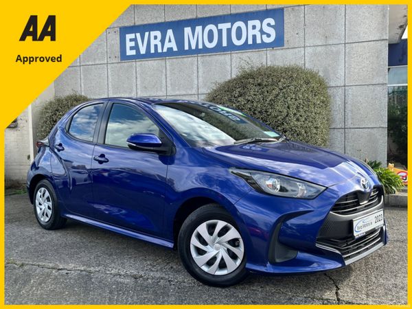 Toyota Yaris Hatchback, Petrol Hybrid, 2023, Blue