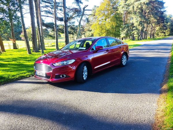 Ford Mondeo Hatchback, Diesel, 2015, Red