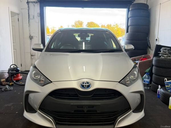 Toyota Yaris Hatchback, Petrol Hybrid, 2021, Grey
