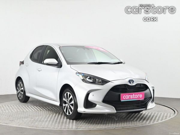 Toyota Yaris Hatchback, Petrol Hybrid, 2021, Silver