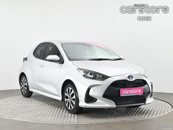 Toyota Yaris Hatchback, Petrol Hybrid, 2023, Silver