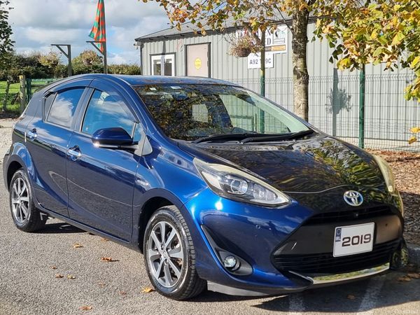 Toyota Aqua Hatchback, Petrol Hybrid, 2019, Blue