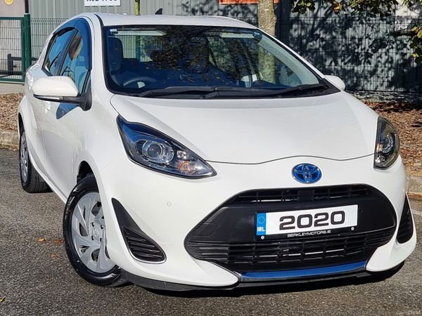 Toyota Aqua Hatchback, Petrol Hybrid, 2020, White