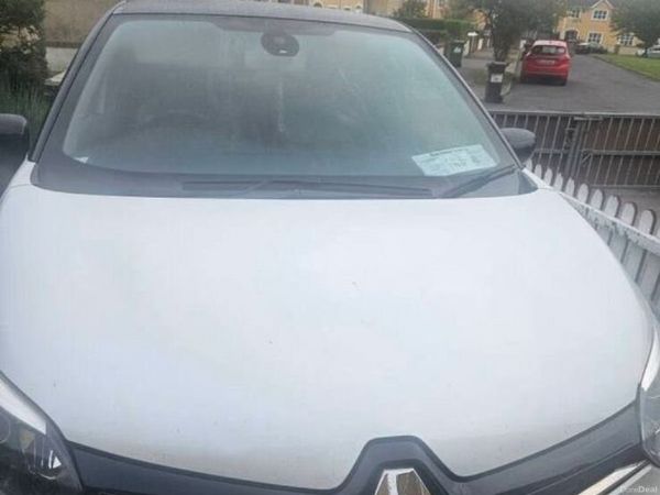 Renault Captur Hatchback, Petrol, 2019, White