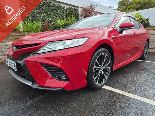 Toyota Camry Saloon, Petrol Hybrid, 2020, Red
