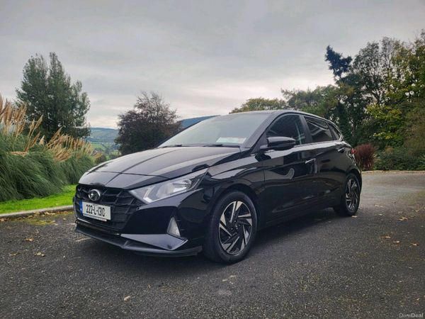 Hyundai i20 Hatchback, Petrol, 2022, Black