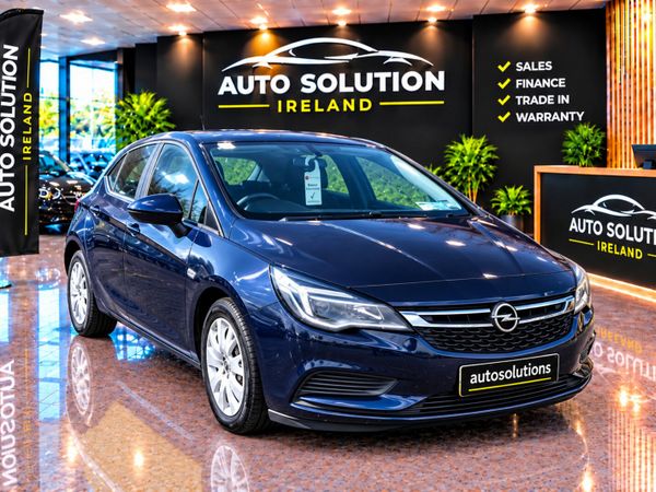 Opel Astra Hatchback, Petrol, 2019, Blue