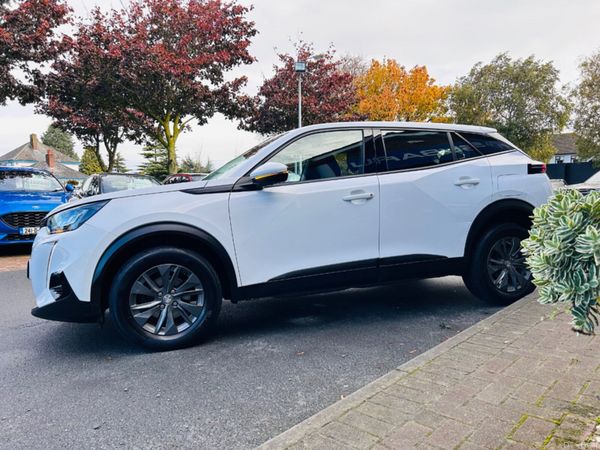 Peugeot 5008 MPV, Diesel, 2018, White