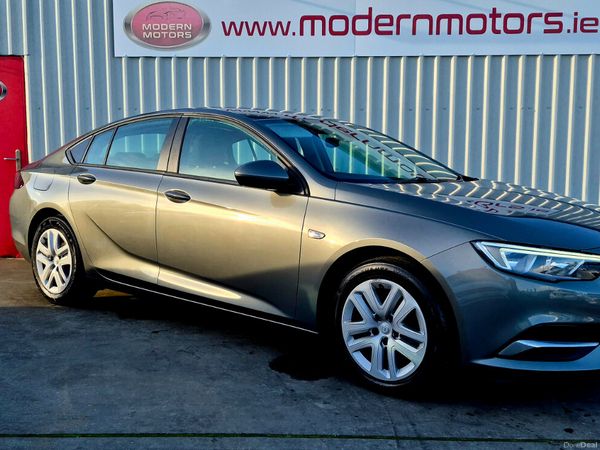 Vauxhall Insignia Hatchback, Diesel, 2018, Grey