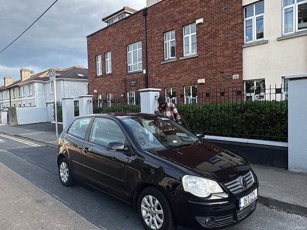 Volkswagen Polo Hatchback, Petrol, 2006, Black