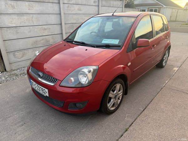 Ford Fiesta Hatchback, Petrol, 2007, Red
