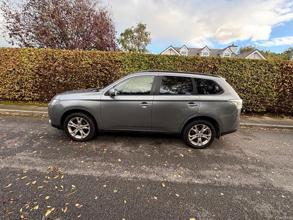 Mitsubishi Outlander SUV, Diesel, 2014, Grey