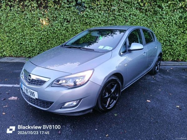 Opel Astra Hatchback, Diesel, 2011, Silver