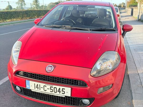 Fiat Punto Hatchback, Petrol, 2014, Red
