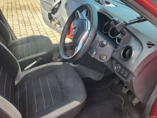 Dacia Sandero Stepway Hatchback, Diesel, 2017, Red