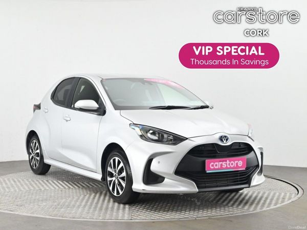 Toyota Yaris Hatchback, Petrol Hybrid, 2021, Silver