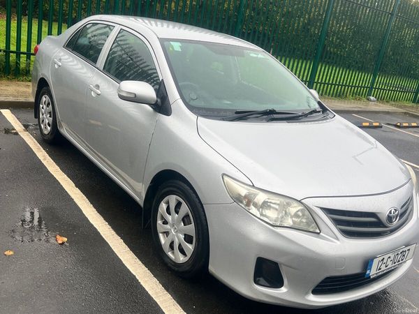 Toyota Corolla Saloon, Diesel, 2012, Silver