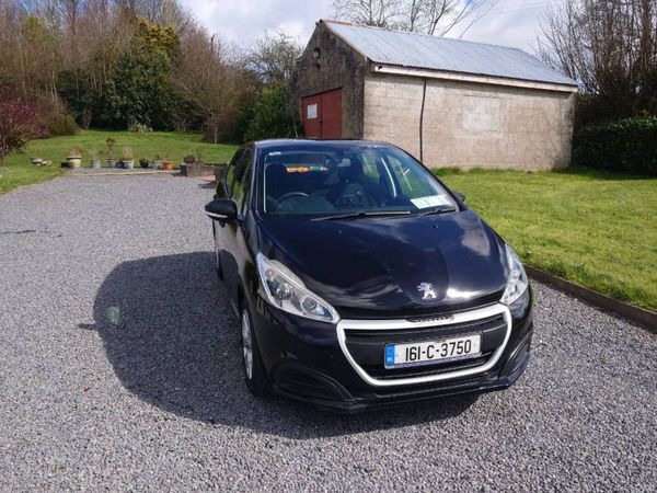 Peugeot 208 Hatchback, Petrol, 2016, Black