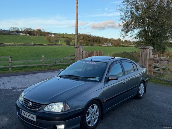Toyota Avensis Saloon, Petrol, 2002, Grey