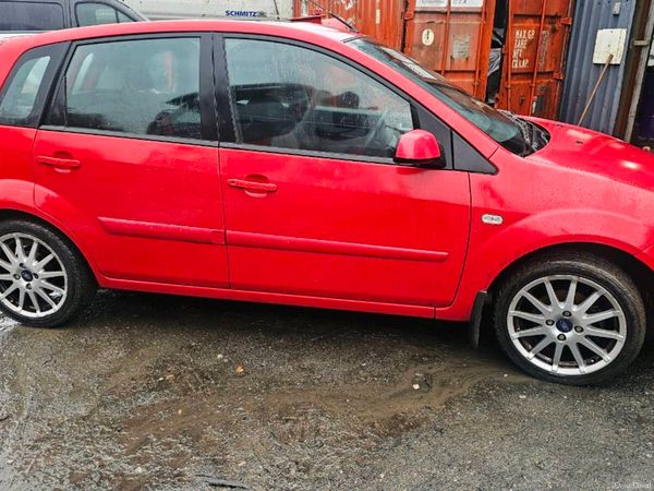 Ford Fiesta Hatchback, Petrol, 2008, Red