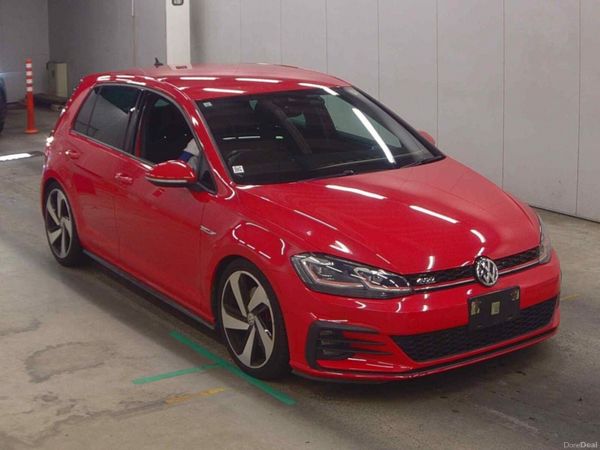 Volkswagen Golf Hatchback, Petrol, 2017, Red